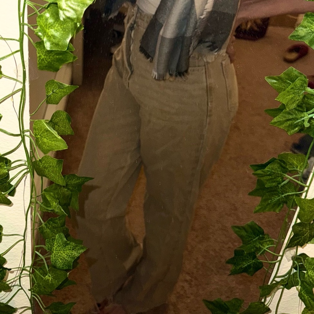 Tan khaki pants- M